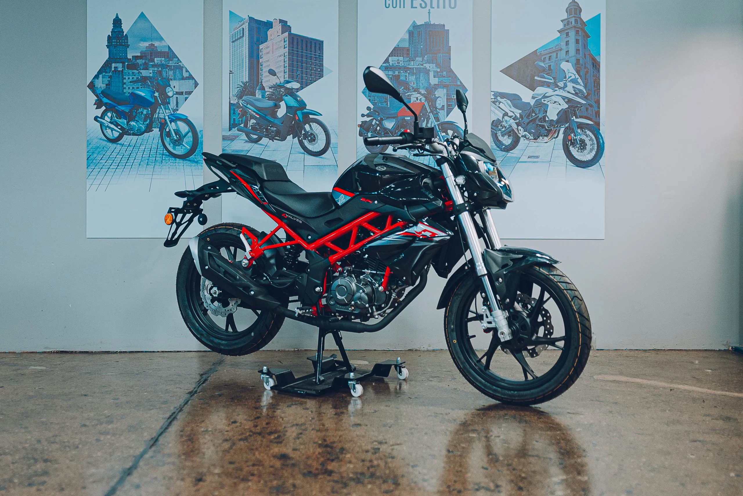 BENELLI TNT 150 i