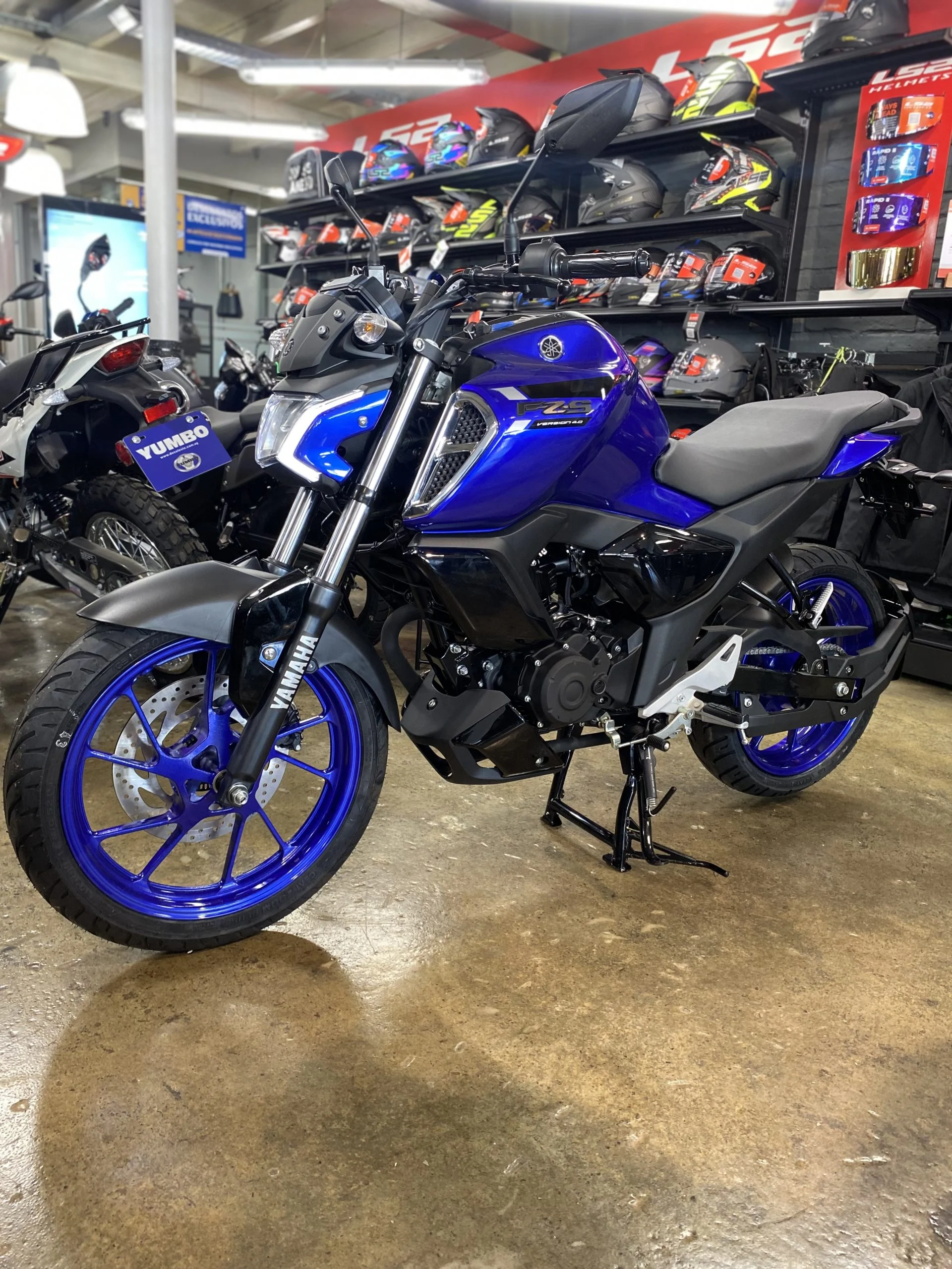 YAMAHA FZ 4.0 ABS