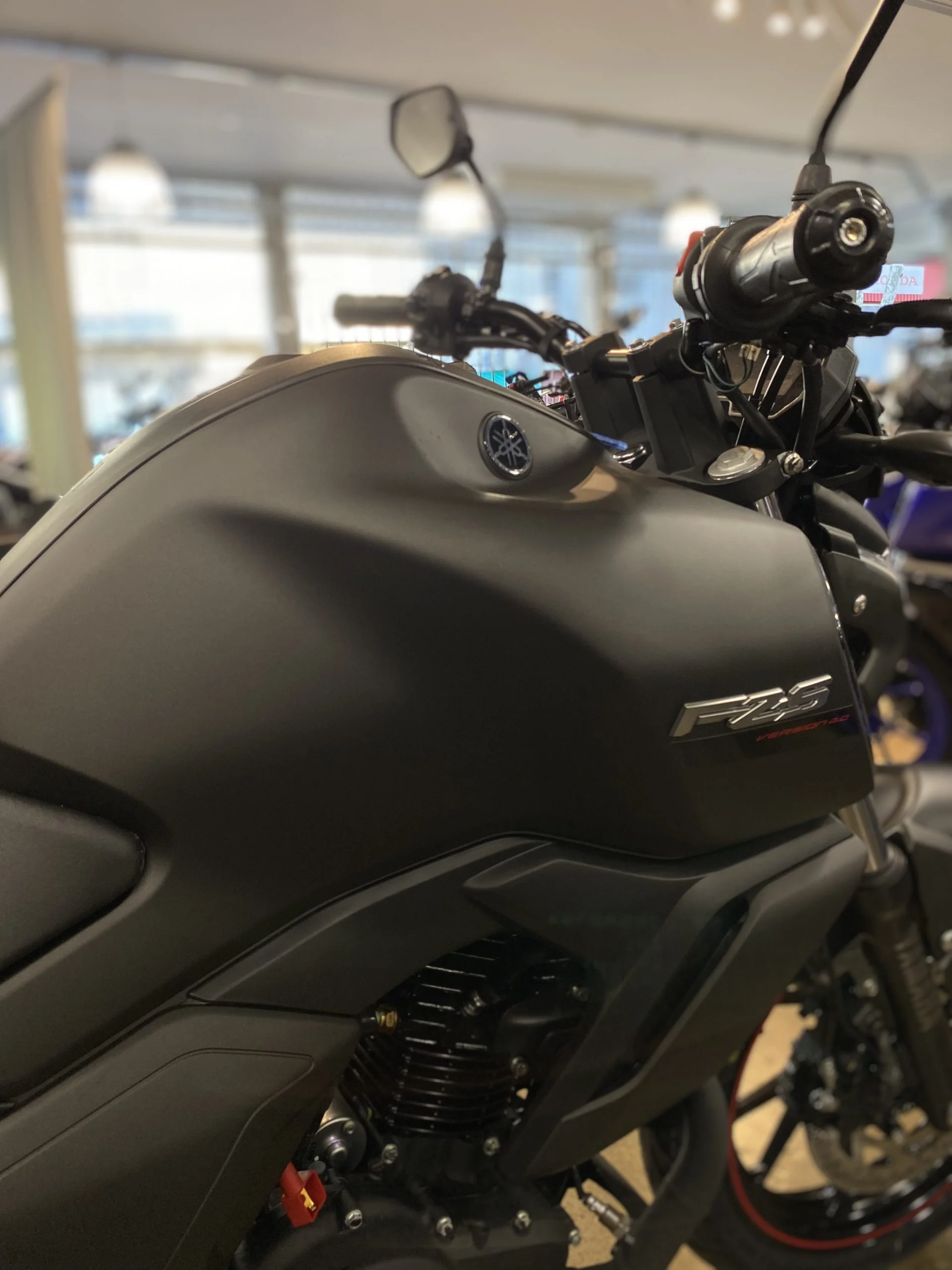 YAMAHA FZ 4.0 ABS