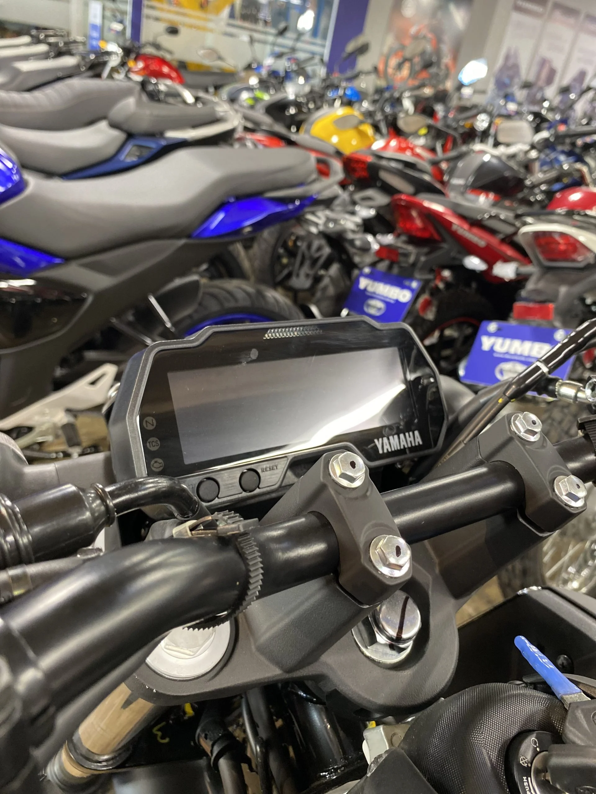YAMAHA FZ 4.0 ABS